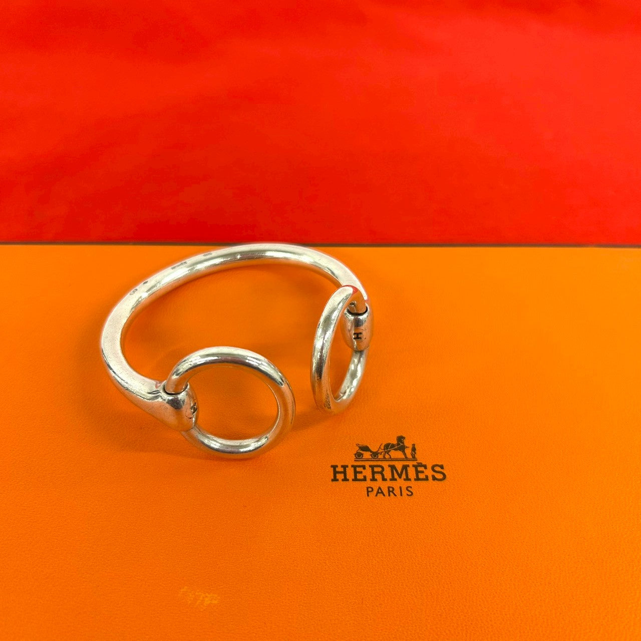 美品箱付きエルメスHermesナウシカノジカバングルシルバー HERMES エルメス ナウシカ バングル – Trip