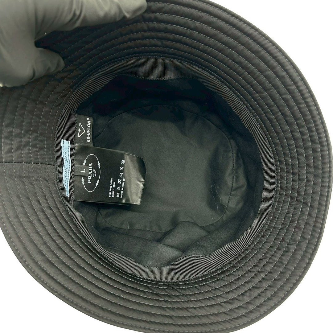 hat prada