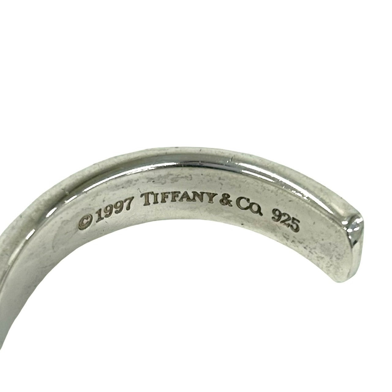 ティファニーTiffany & Co. ナロー バングル TIFFANY&Co. ティファニー ナロー バングル – Trip