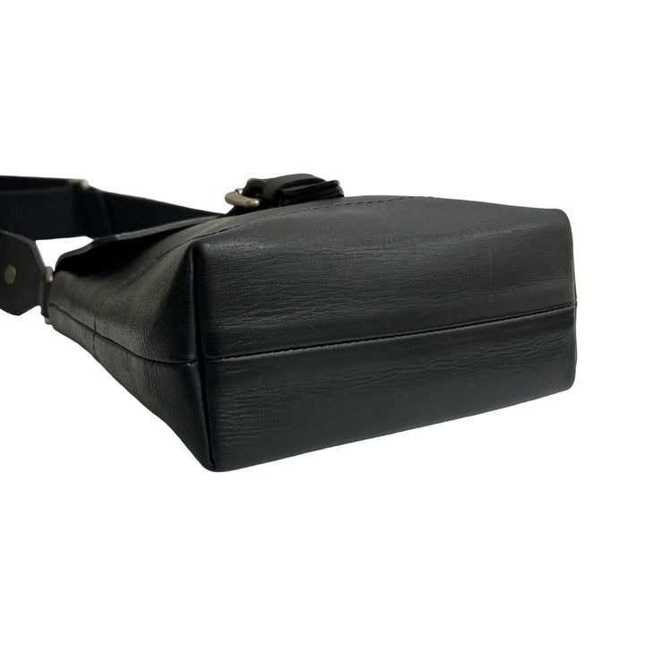 Shoulder bag Louis Vuitton Yuma