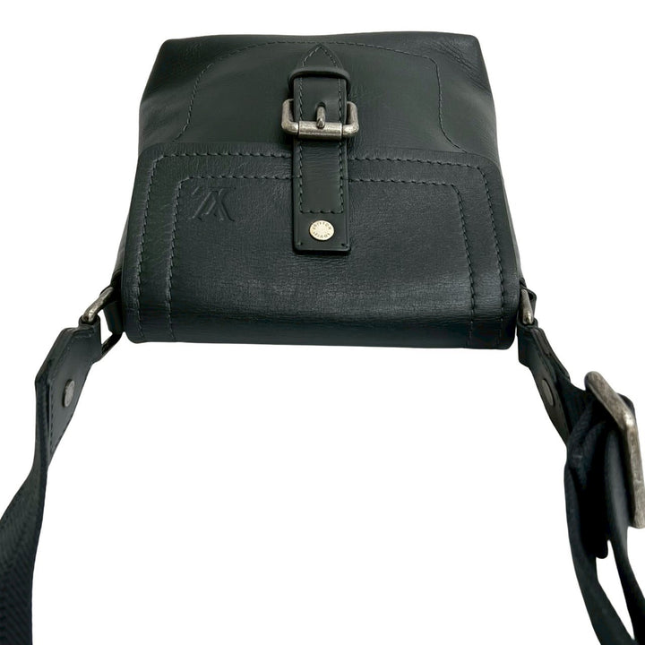 Shoulder bag Louis Vuitton Yuma