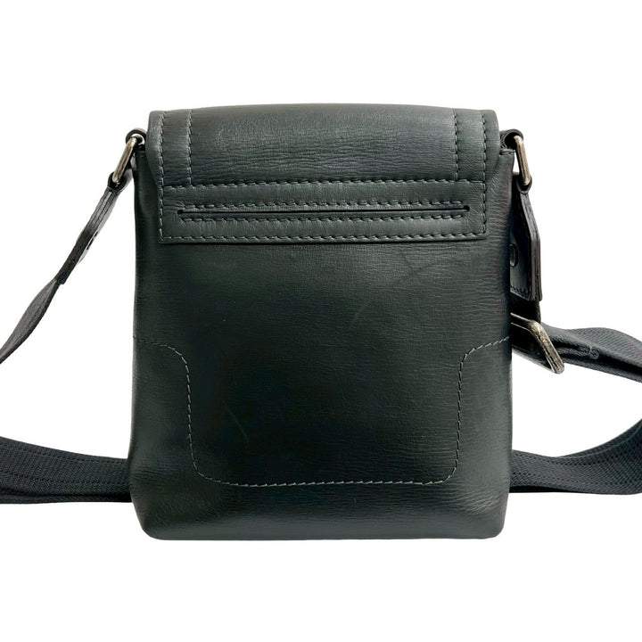 Shoulder bag Louis Vuitton Yuma