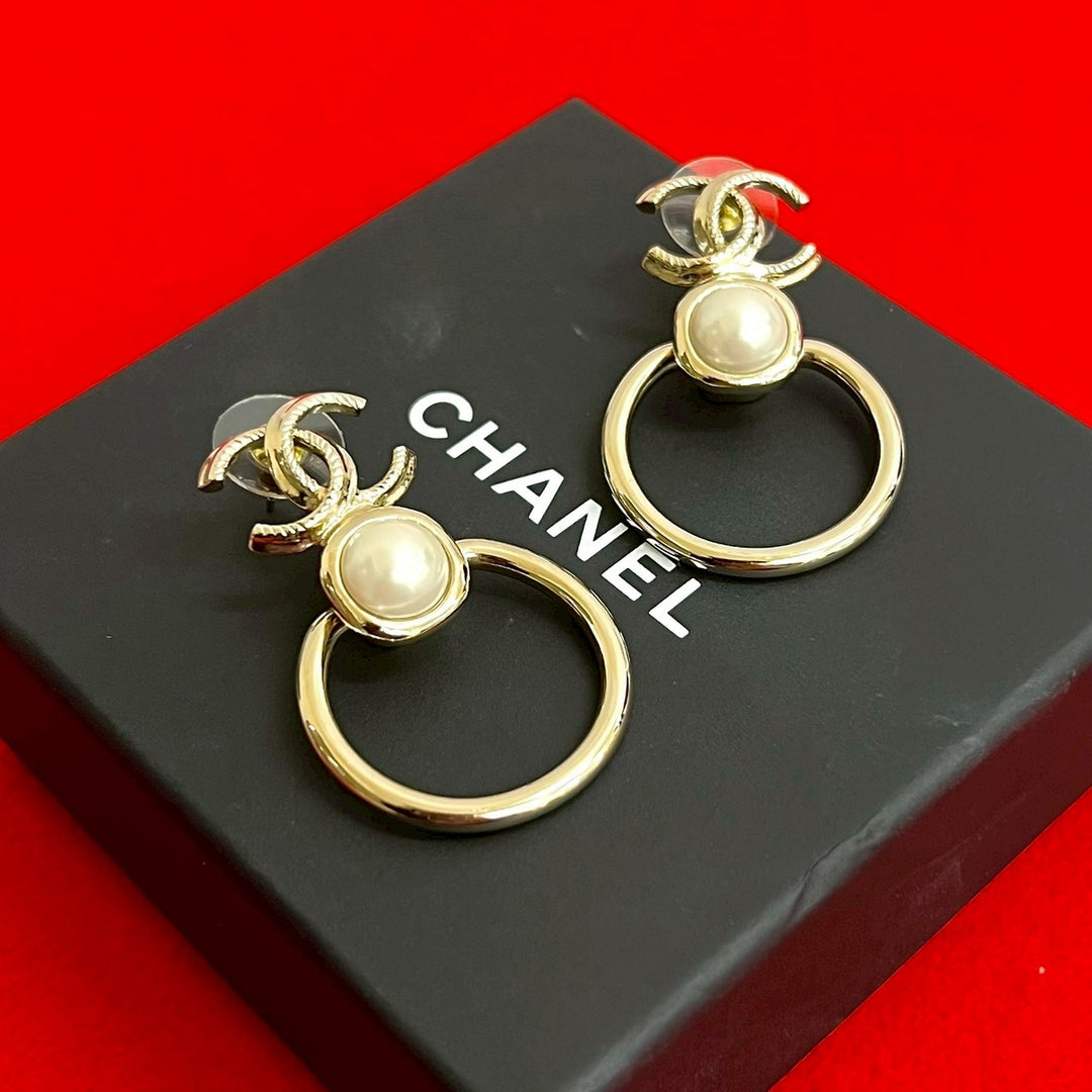 ピアス シャネル