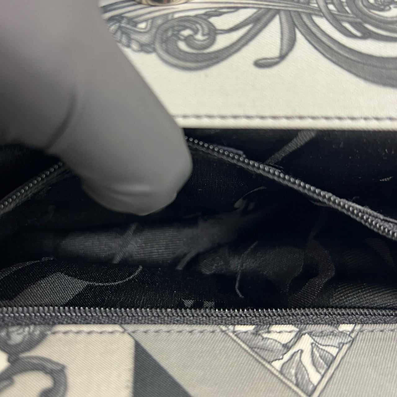 Salvatore Ferragamo Salvatore Ferragamo (Vintage) Shoulder Bag – Trip