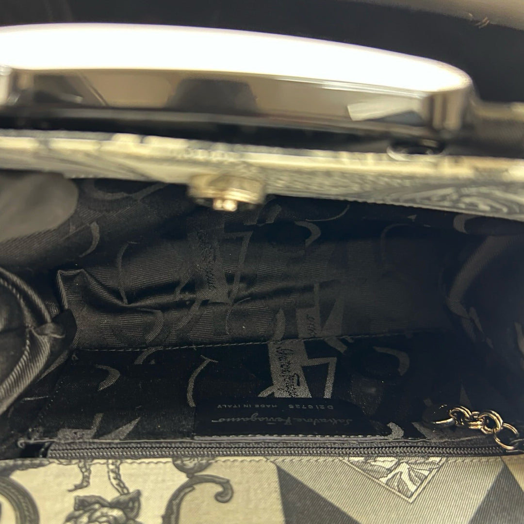 ショルダーバッグ サルヴァトーレフェラガモ