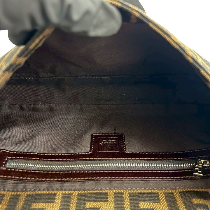 ショルダーバッグ フェンディ マンマバケット