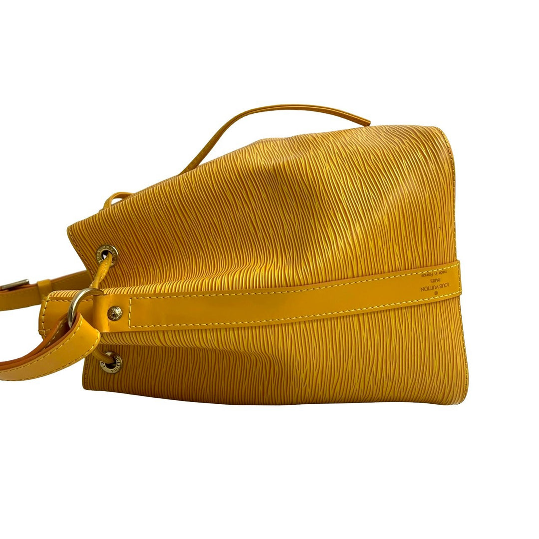 ショルダーバッグ ルイヴィトン プチノエ