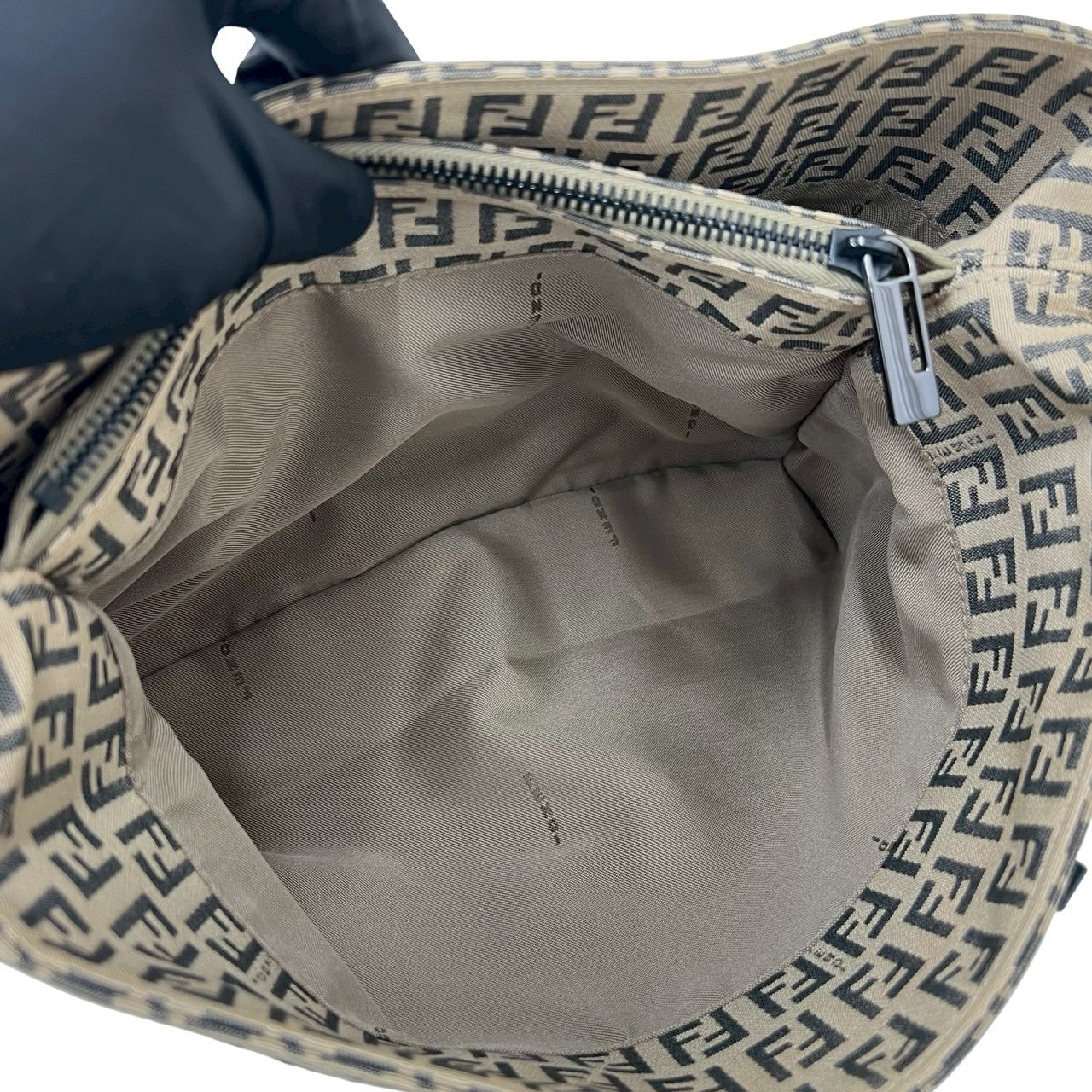 希少品✨FENDIビンテージ　ビジネスバッグ　トートバッグ　ライン　ロゴ FENDI フェンディ トートバッグ – Trip