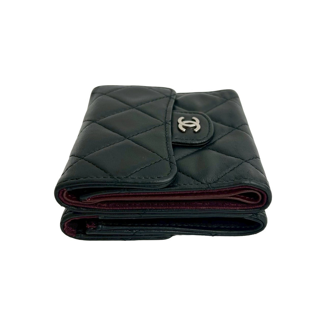 bifold wallet chanel