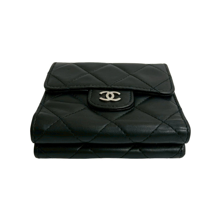 bifold wallet chanel