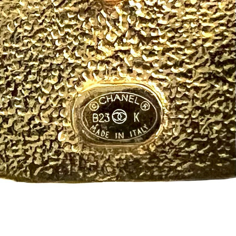 CHANEL シャネル ピアス – Trip