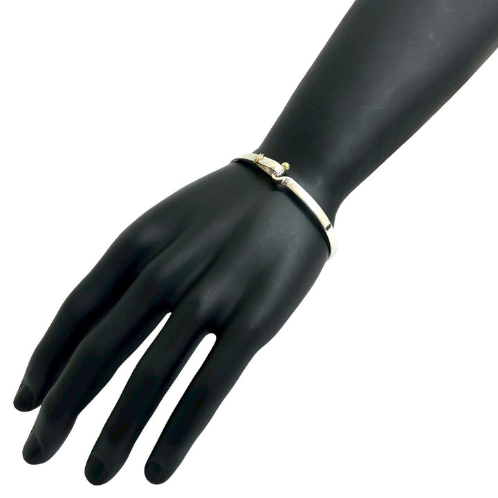 blurRubbingTiffany Hook & Eye Bangle