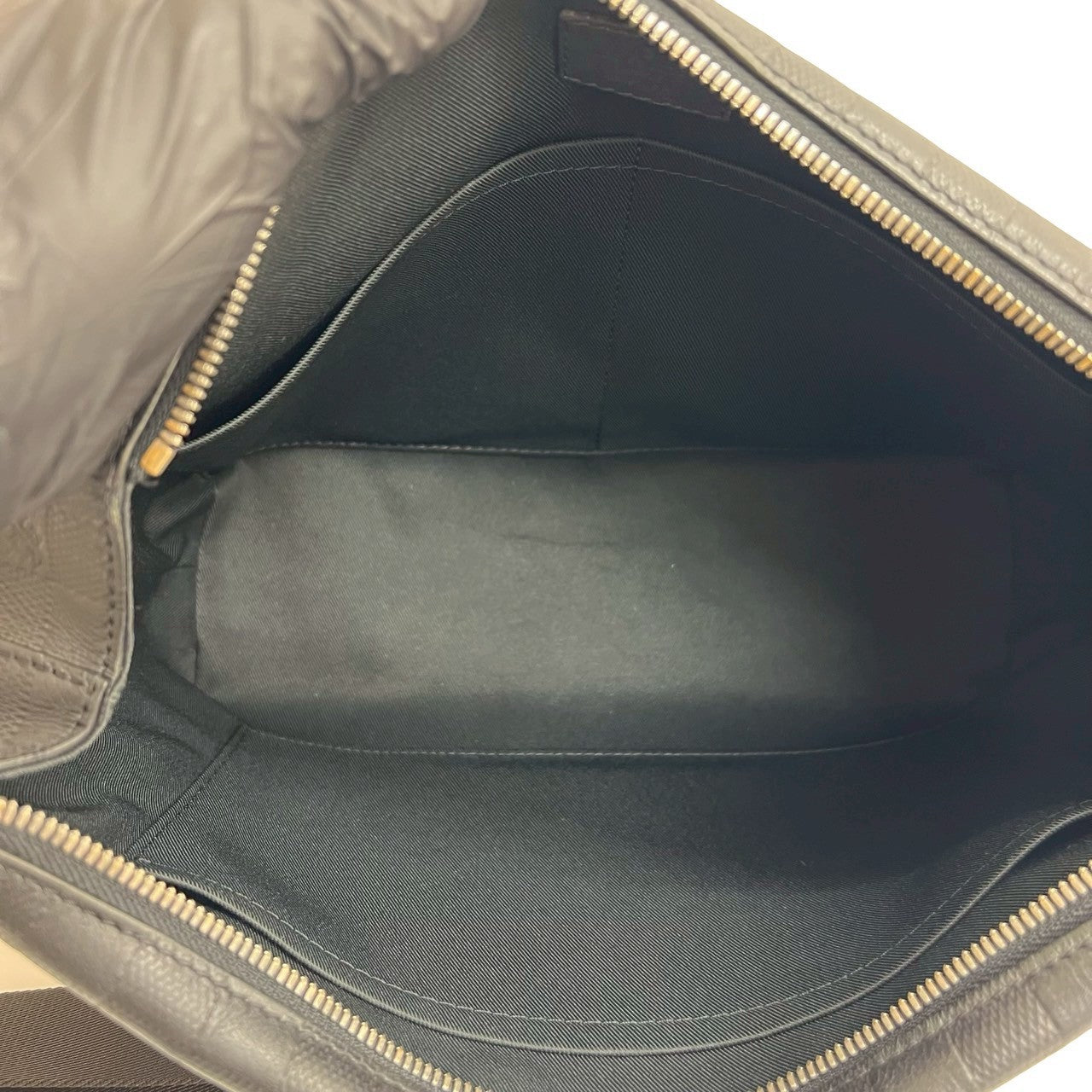 LOUIS VUITTON ルイヴィトン ディスカバリー メッセンジャー PM