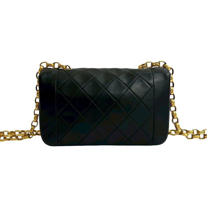 ショルダーバッグ シャネル