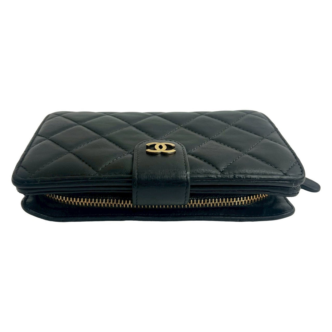 二つ折り財布 シャネル