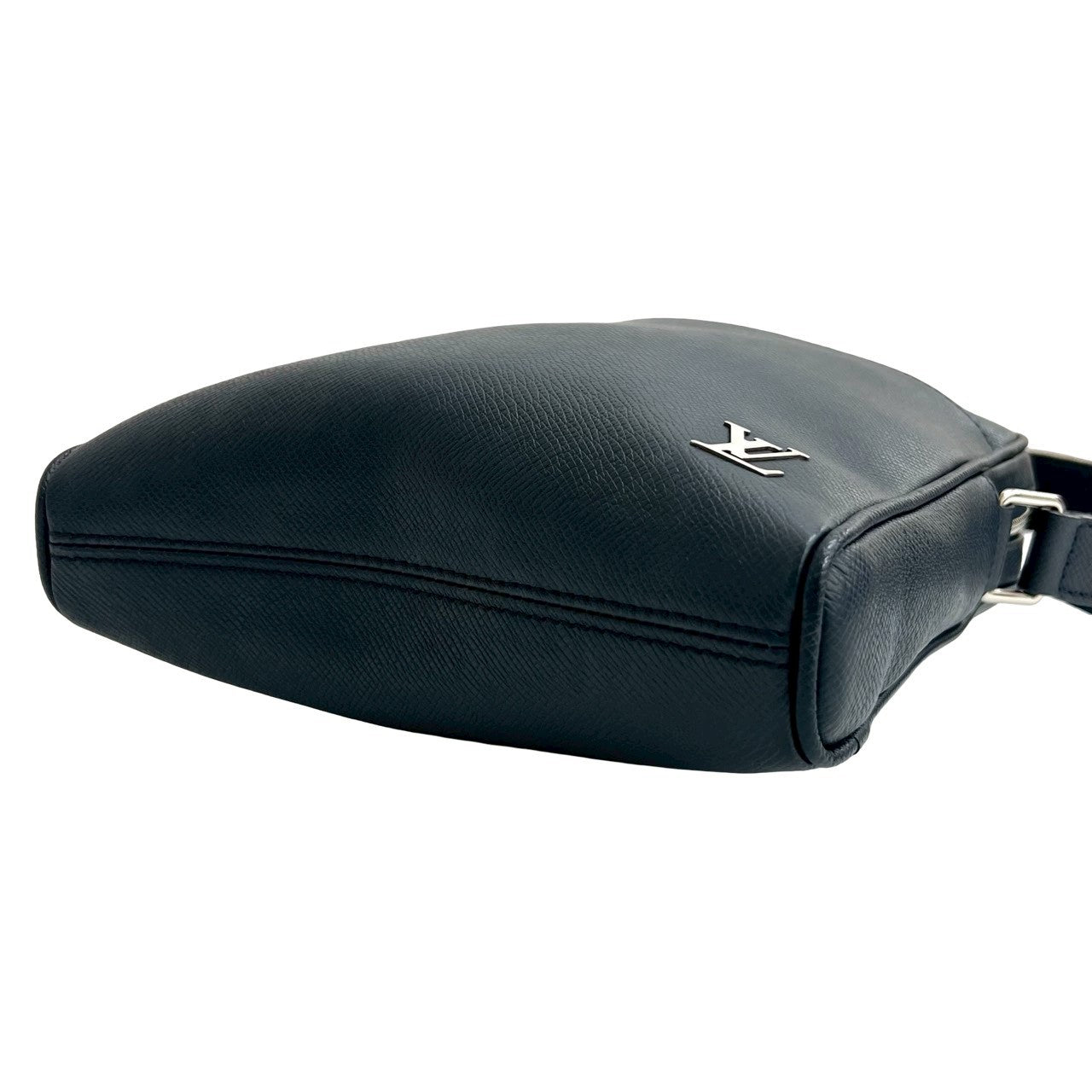 Louis Vuitton PPM Taiga メッセンジャー Louis Vuitton Outdoor Messenger Monogram Eclipse Taiga Black in