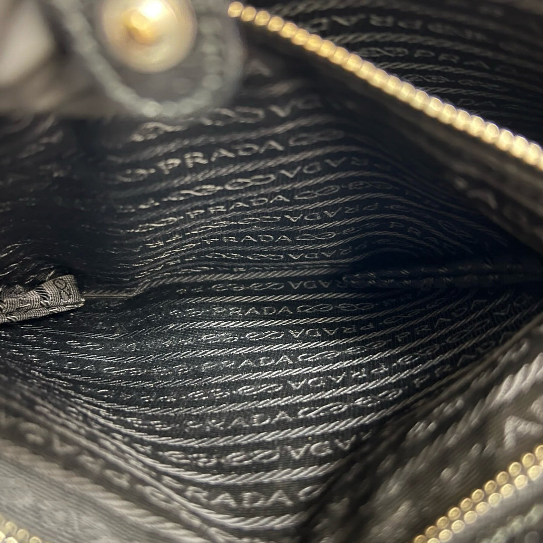 handbag prada