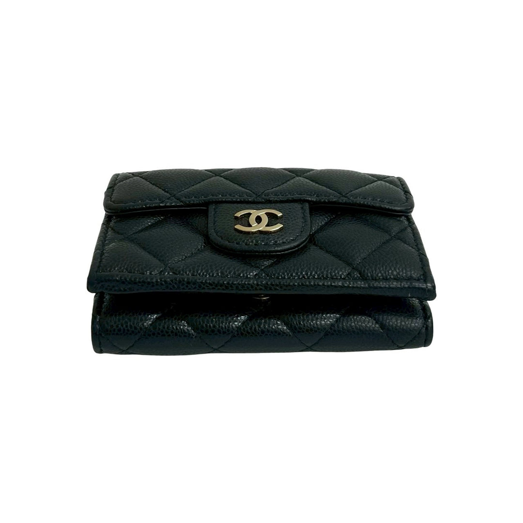 trifold wallet chanel