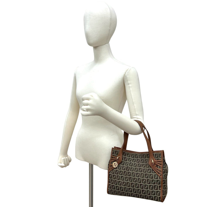 ハンドバッグ フェンディ