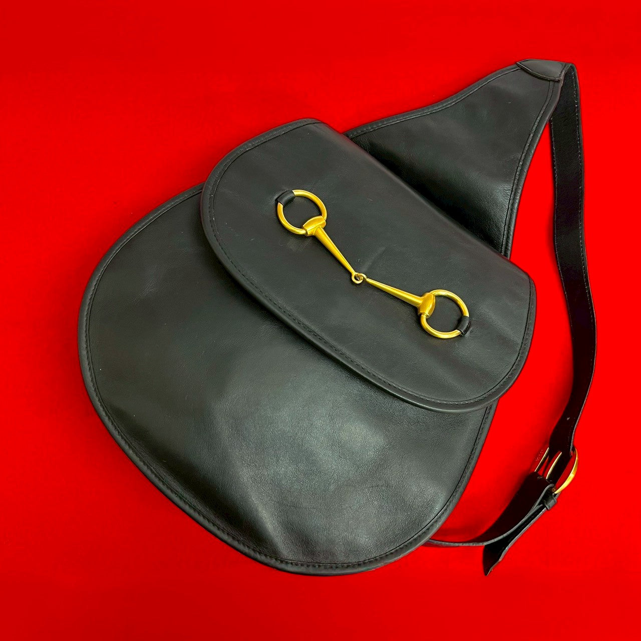GUCCIグッチ ☆美品☆GUCCI ヴィンテージロゴレザーボディバッグ 