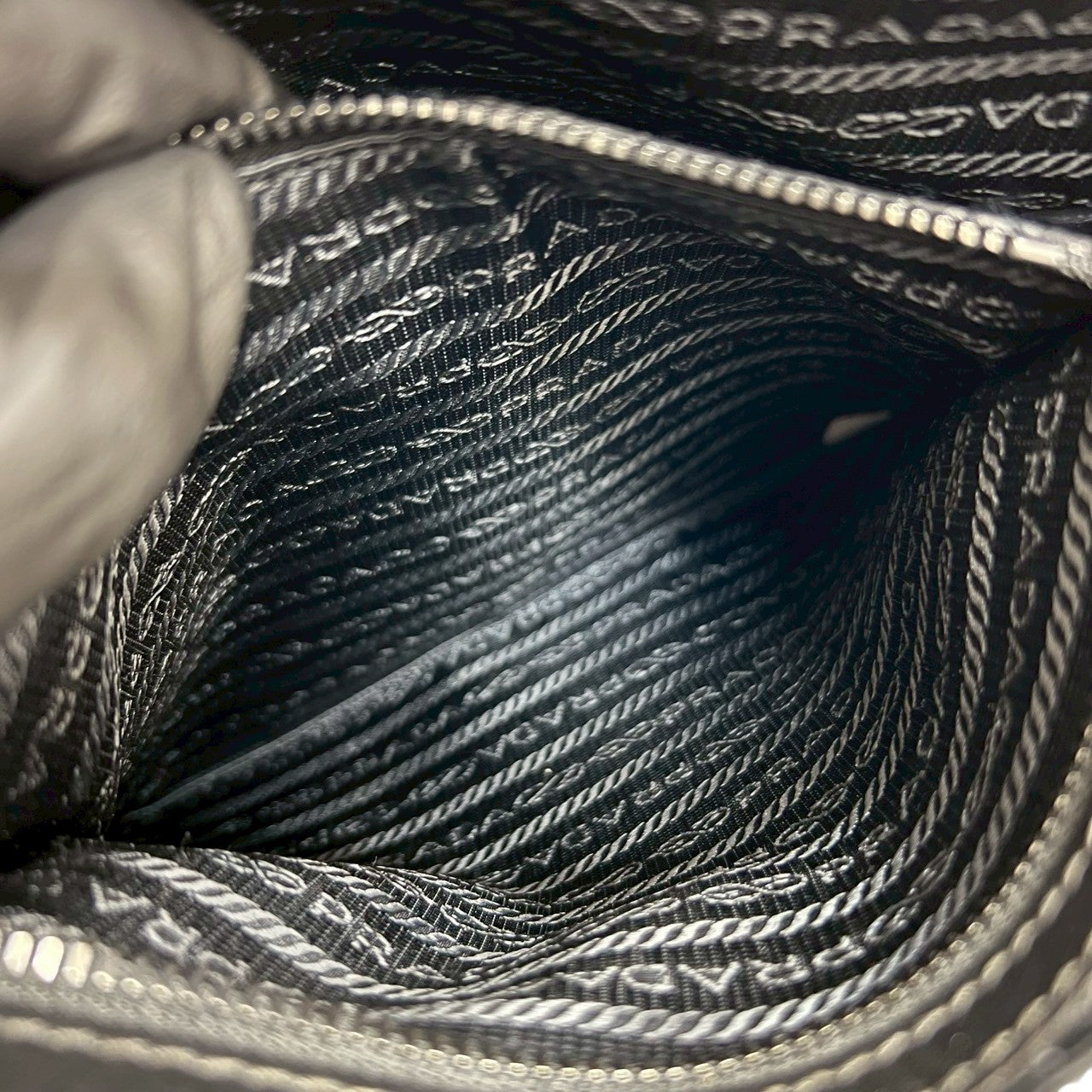 PRADA プラダ ショルダーバッグ – Trip