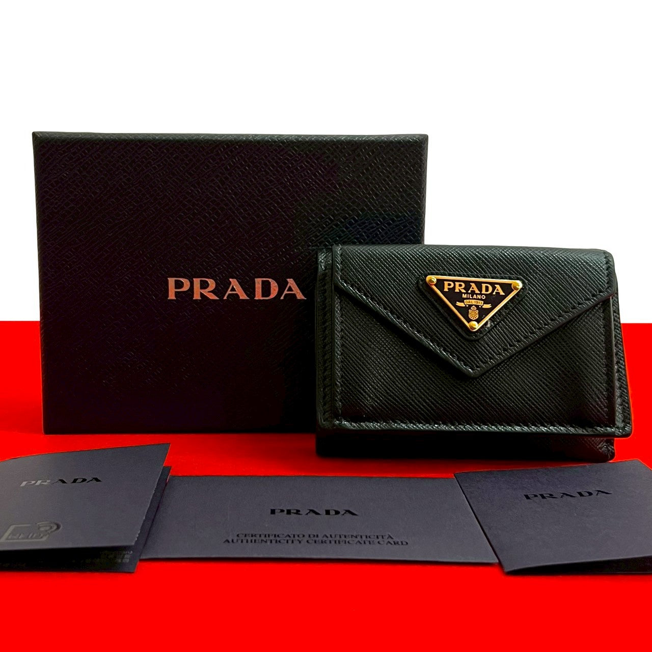 PRADA プラダ 三つ折り財布 – Trip PRADA プラダ 三つ折り財布 – Trip