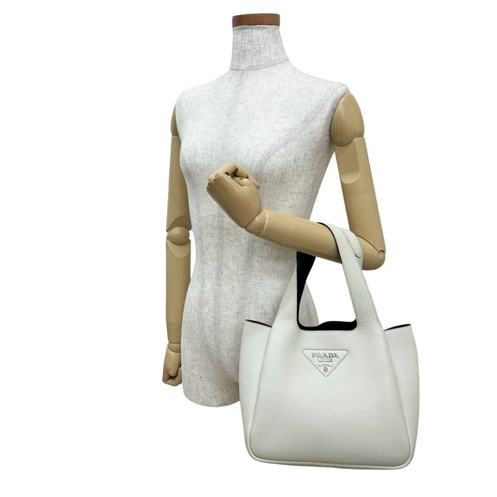 handbag prada