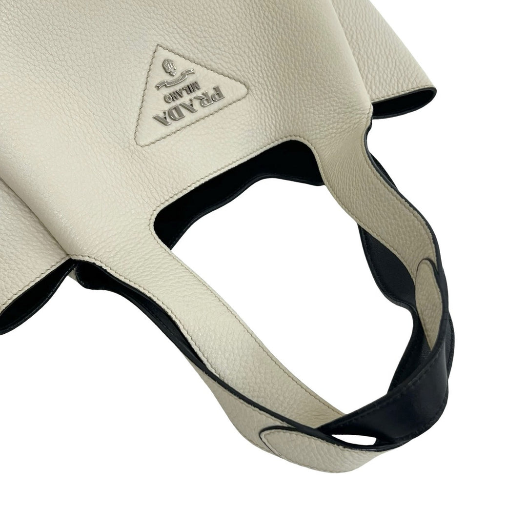 handbag prada