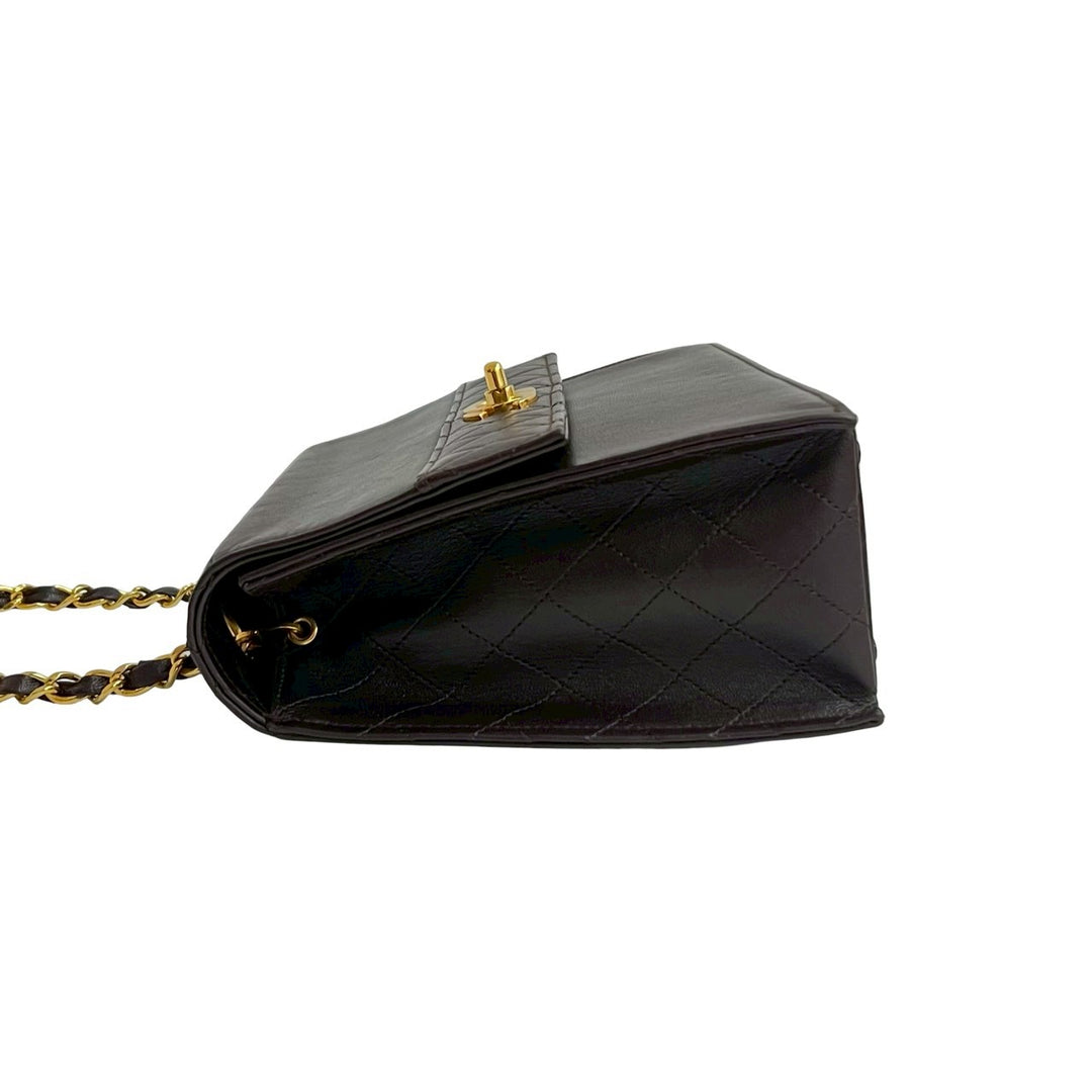 ショルダーバッグ シャネル