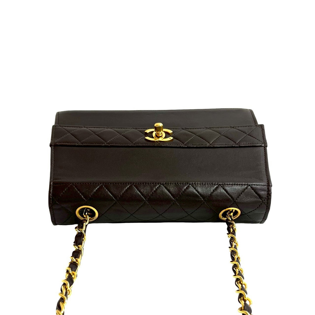 ショルダーバッグ シャネル