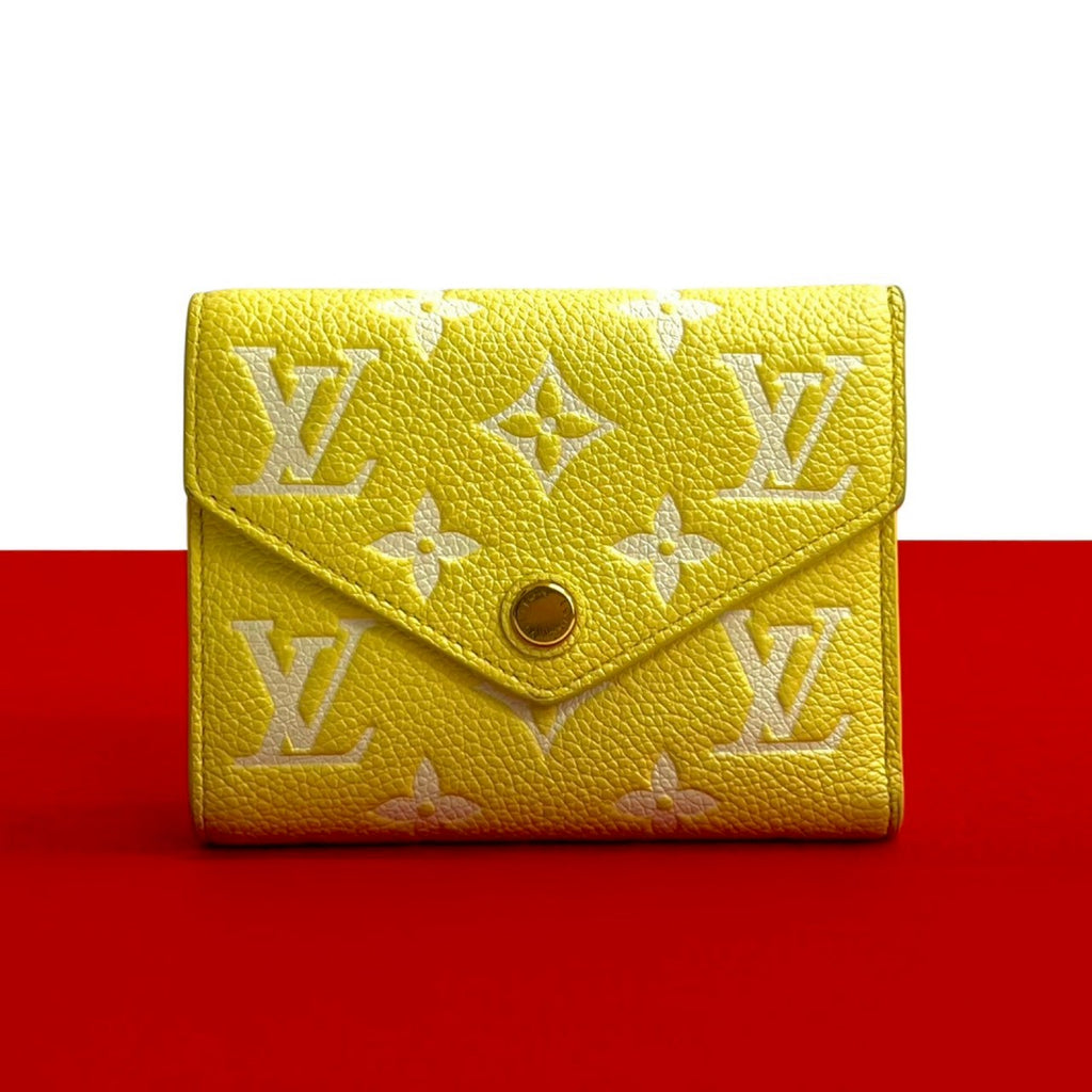 LOUIS VUITTON 三つ折り財布 イエロー LOUIS VUITTON ルイヴィトン ポルトフォイユ ヴィクトリーヌ 三つ折り