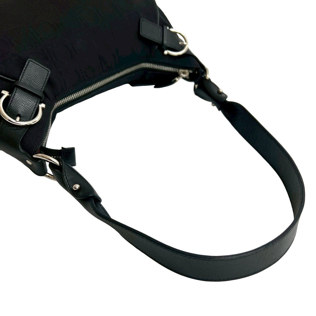 ショルダーバッグ サルヴァトーレフェラガモ