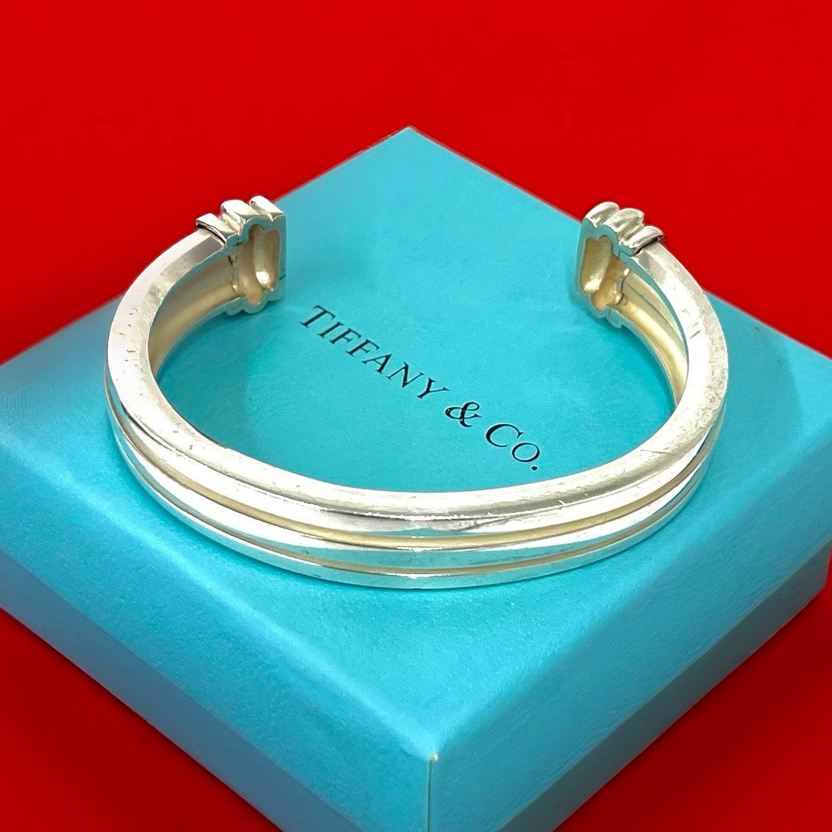 T&Co. ティファニー グルーブド カフ バングル ヴィンテージ AG 925 TIFFANY&Co. ティファニー グルーブド カフ バングル – Trip