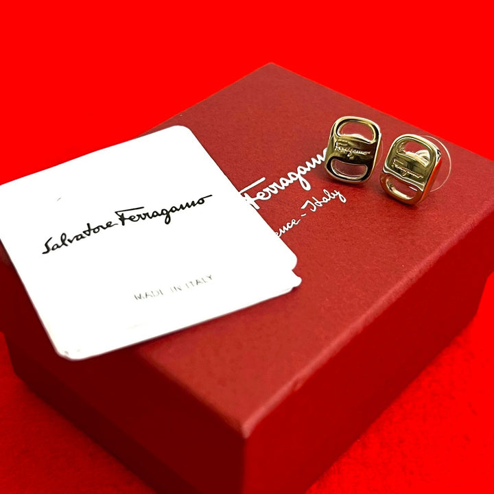 ピアス サルヴァトーレフェラガモ