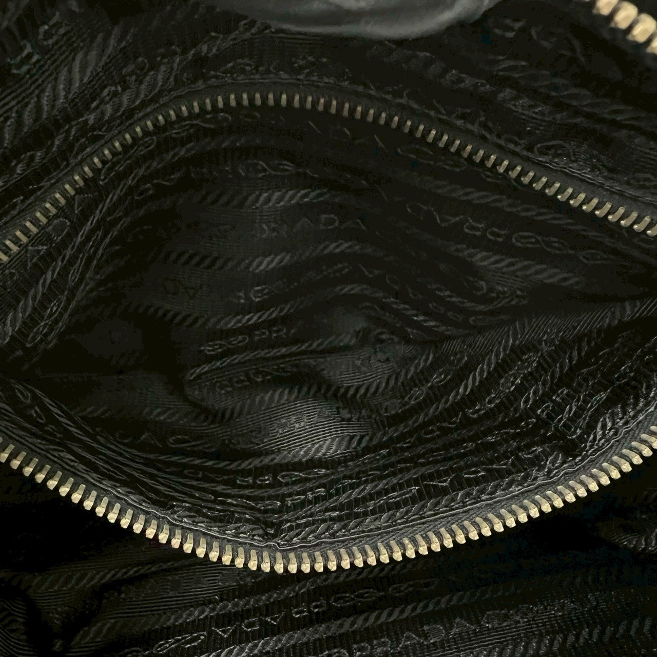 PRADA プラダ ショルダーバッグ – Trip