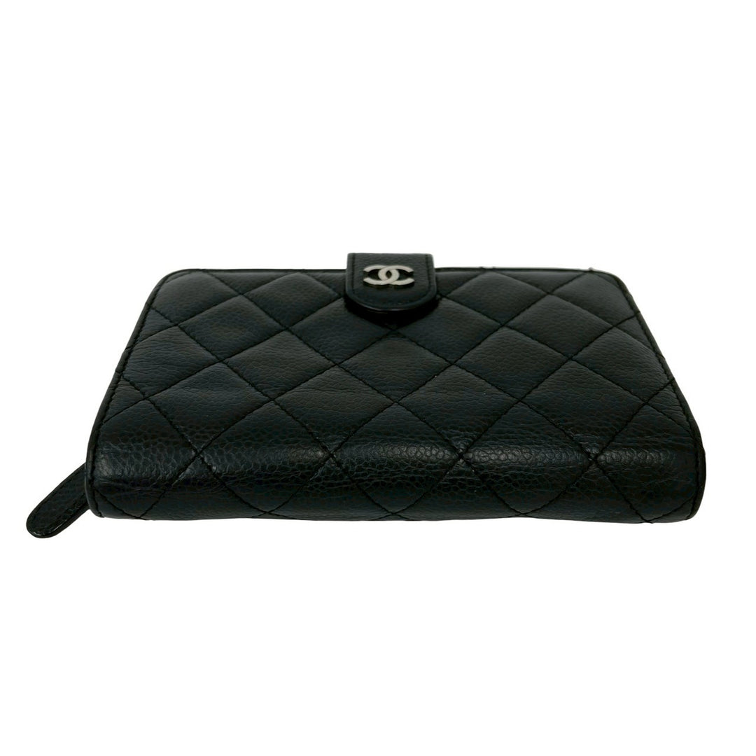 bifold wallet chanel