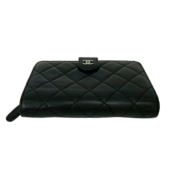 bifold wallet chanel