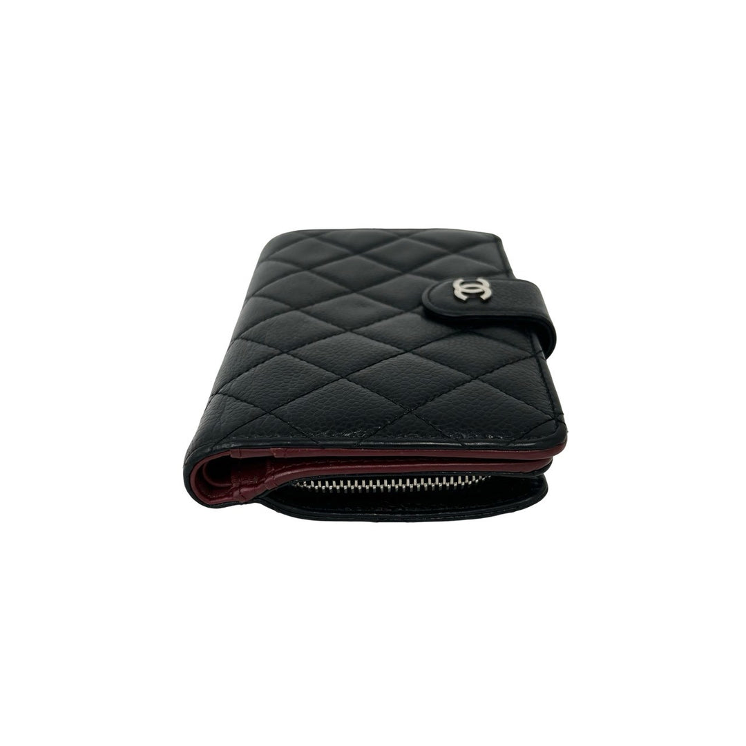 bifold wallet chanel