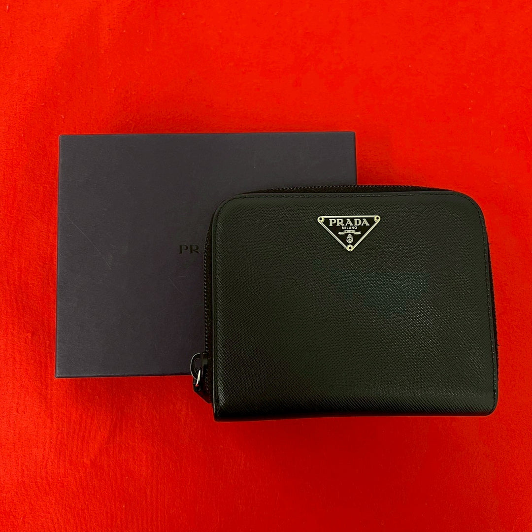 bifold wallet prada
