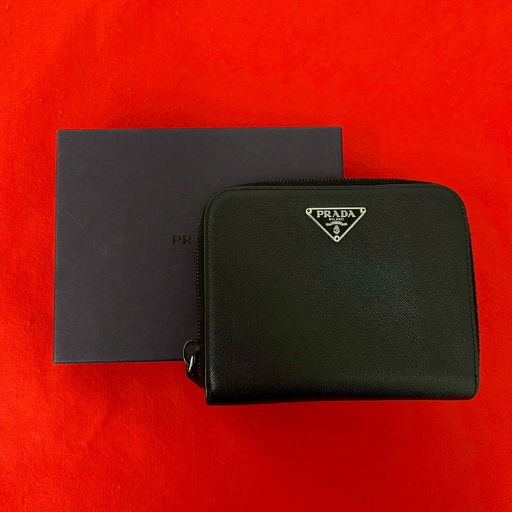 bifold wallet prada