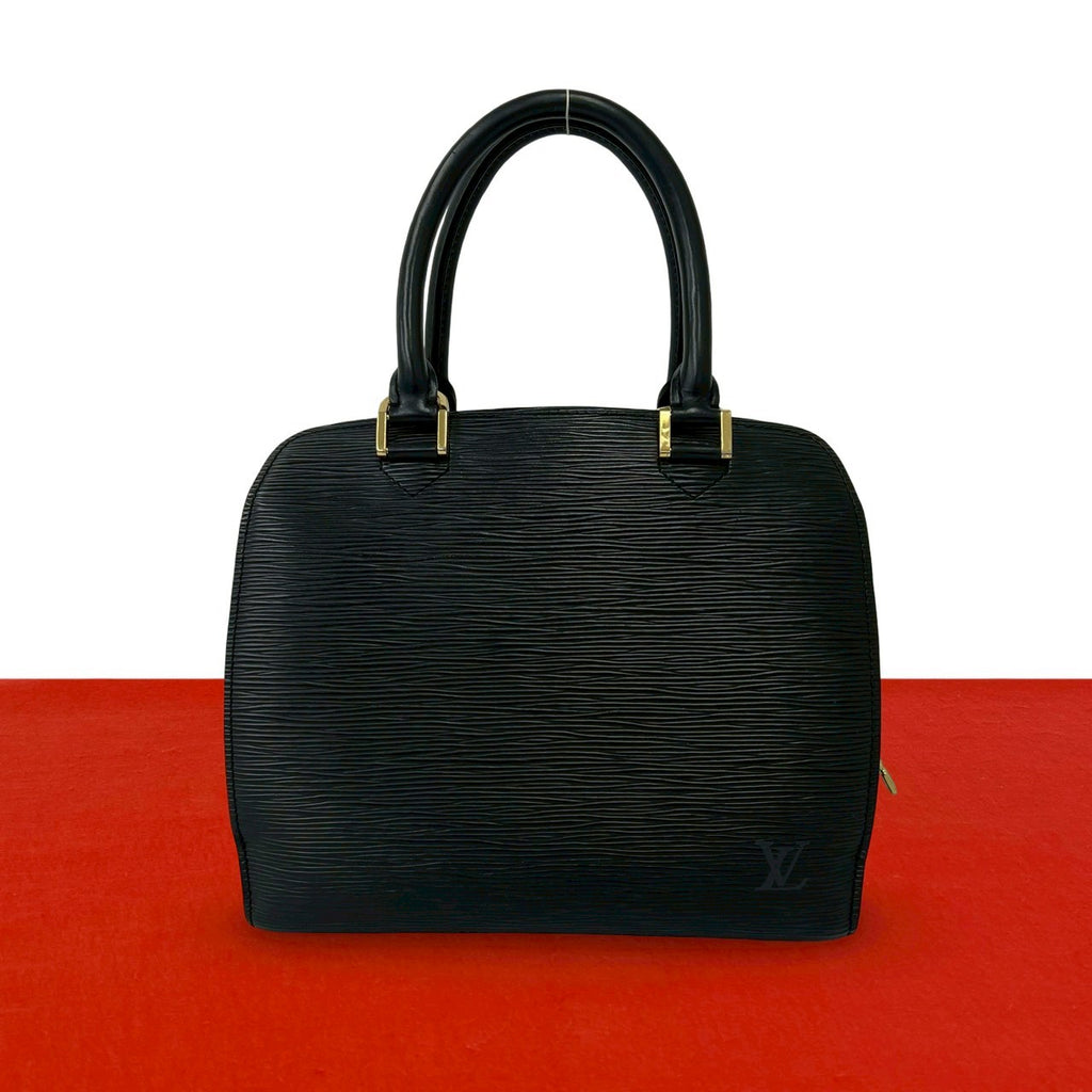 Louis Vuitton 希少　 カンヌハンドバッグ 黒　取っ手壊れてます。 LOUIS VUITTON ルイヴィトン ポンヌフ ハンドバッグ – Trip