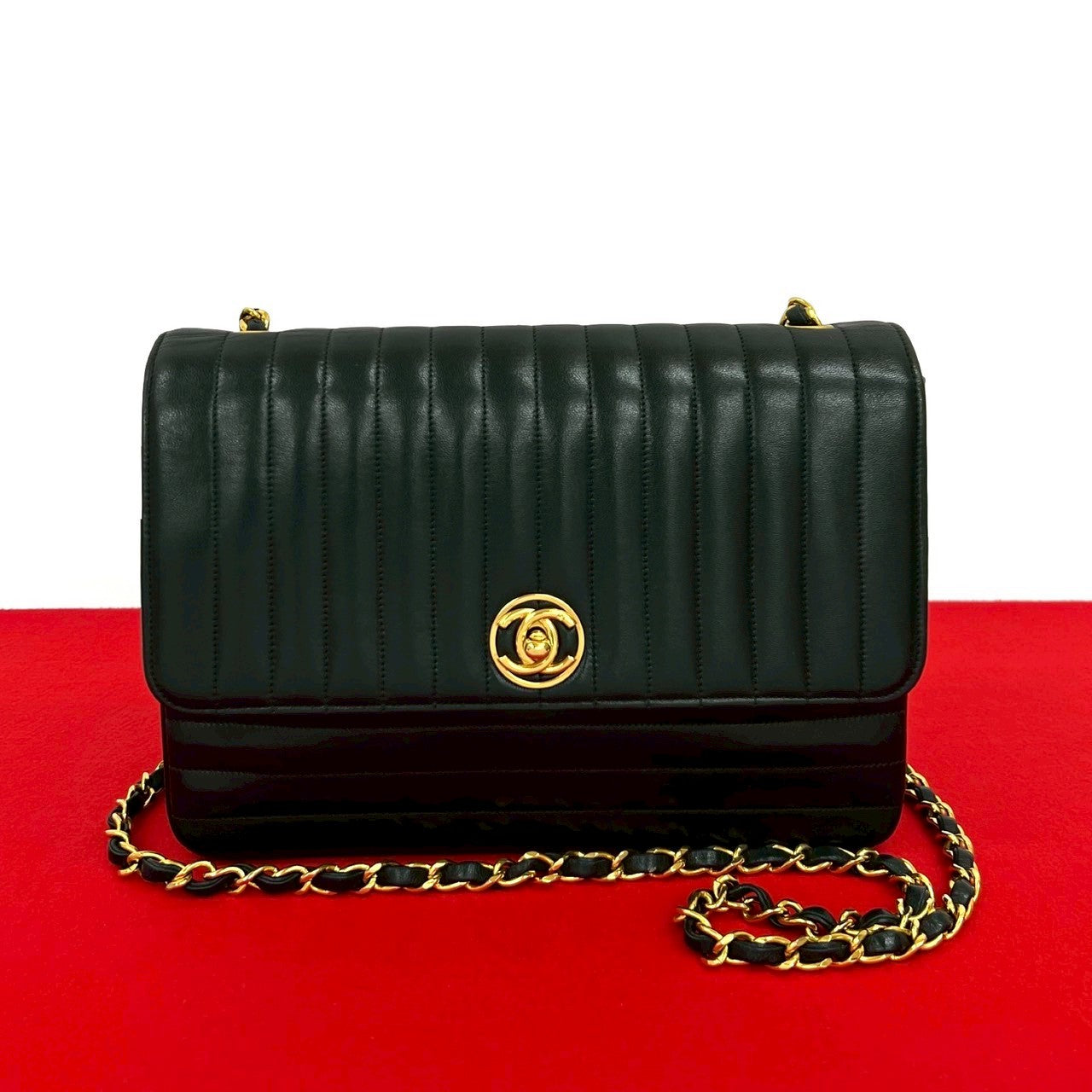 【ヴィンテージ】シャネル ショルダーバッグ VINTAGE CHANEL/シャネル】 Matelasse チェーンショルダーバッグ