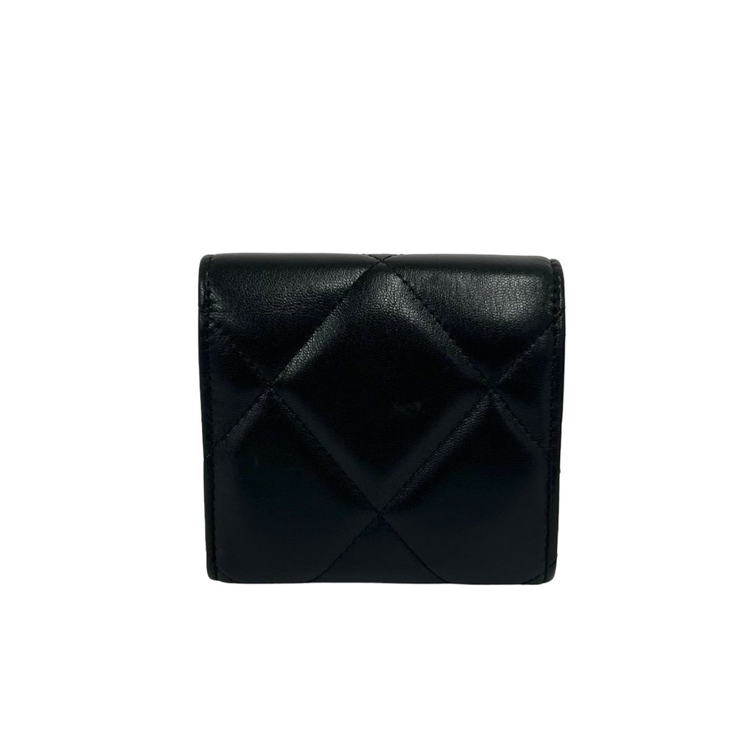trifold wallet chanel