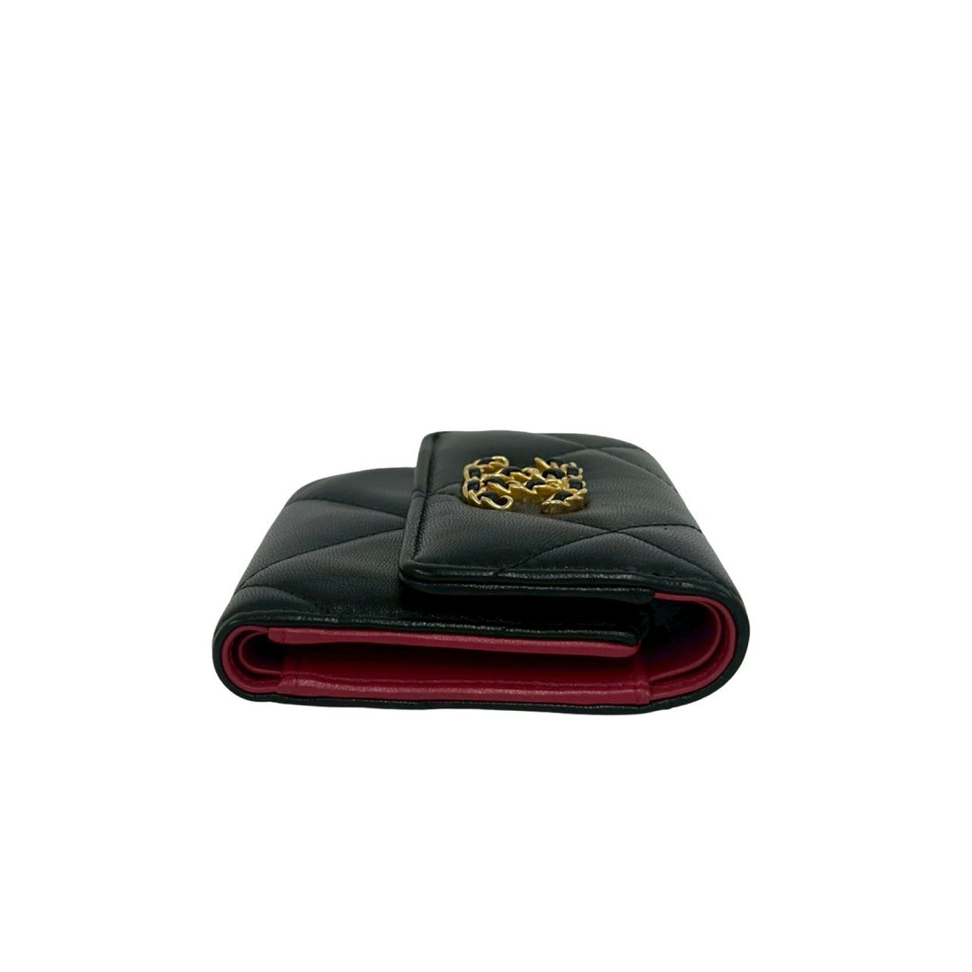 trifold wallet chanel