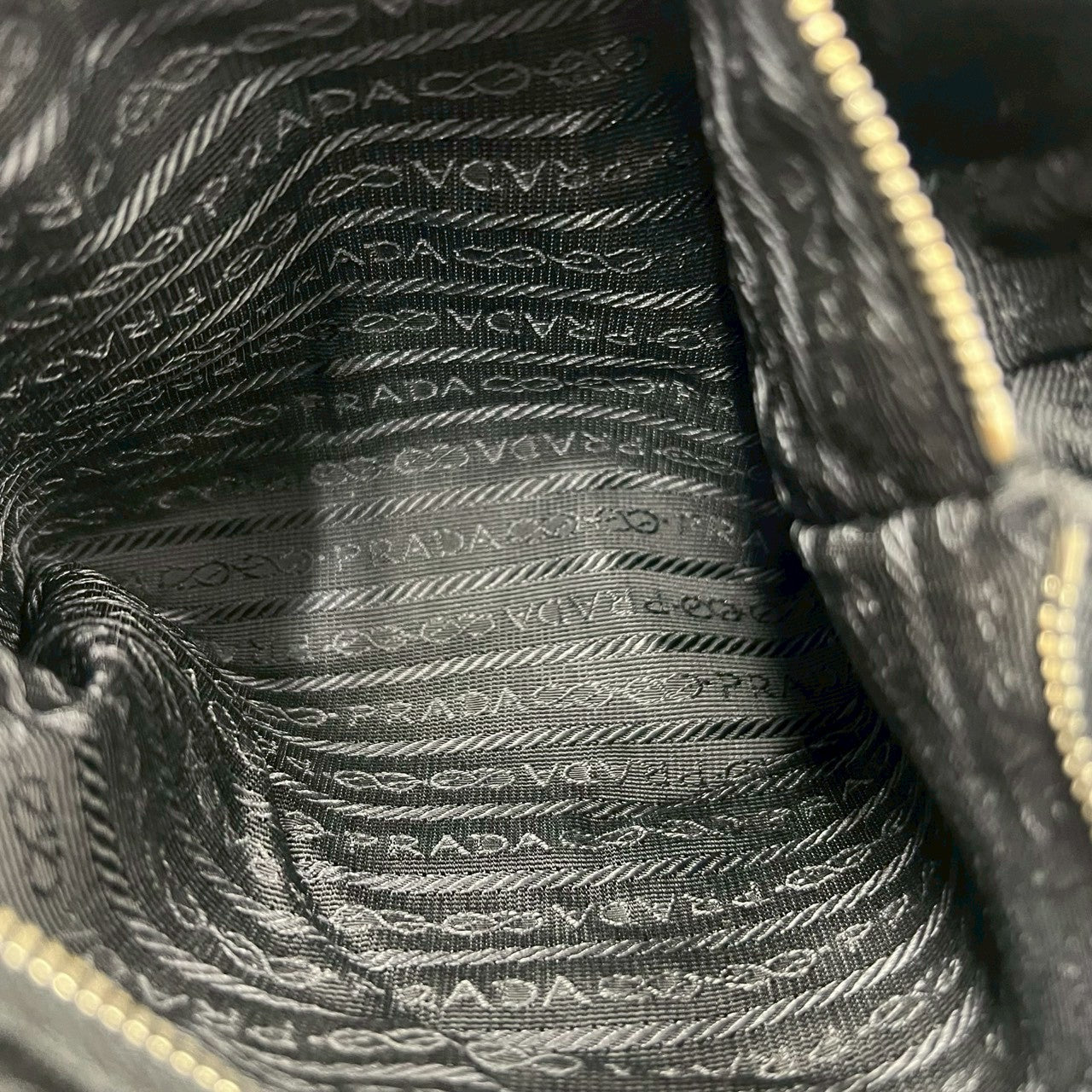 PRADA プラダ ショルダーバッグ – Trip