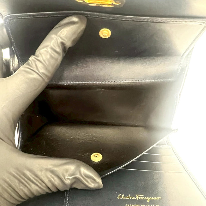 trifold wallet salvatore ferragamo