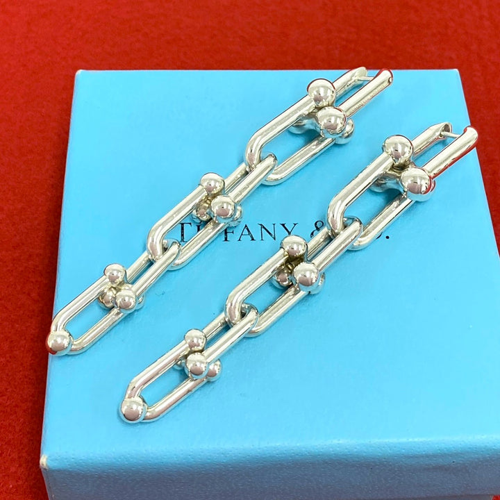 ピアス ティファニー ハードウェア グラジュエイテッド リンク ピアス