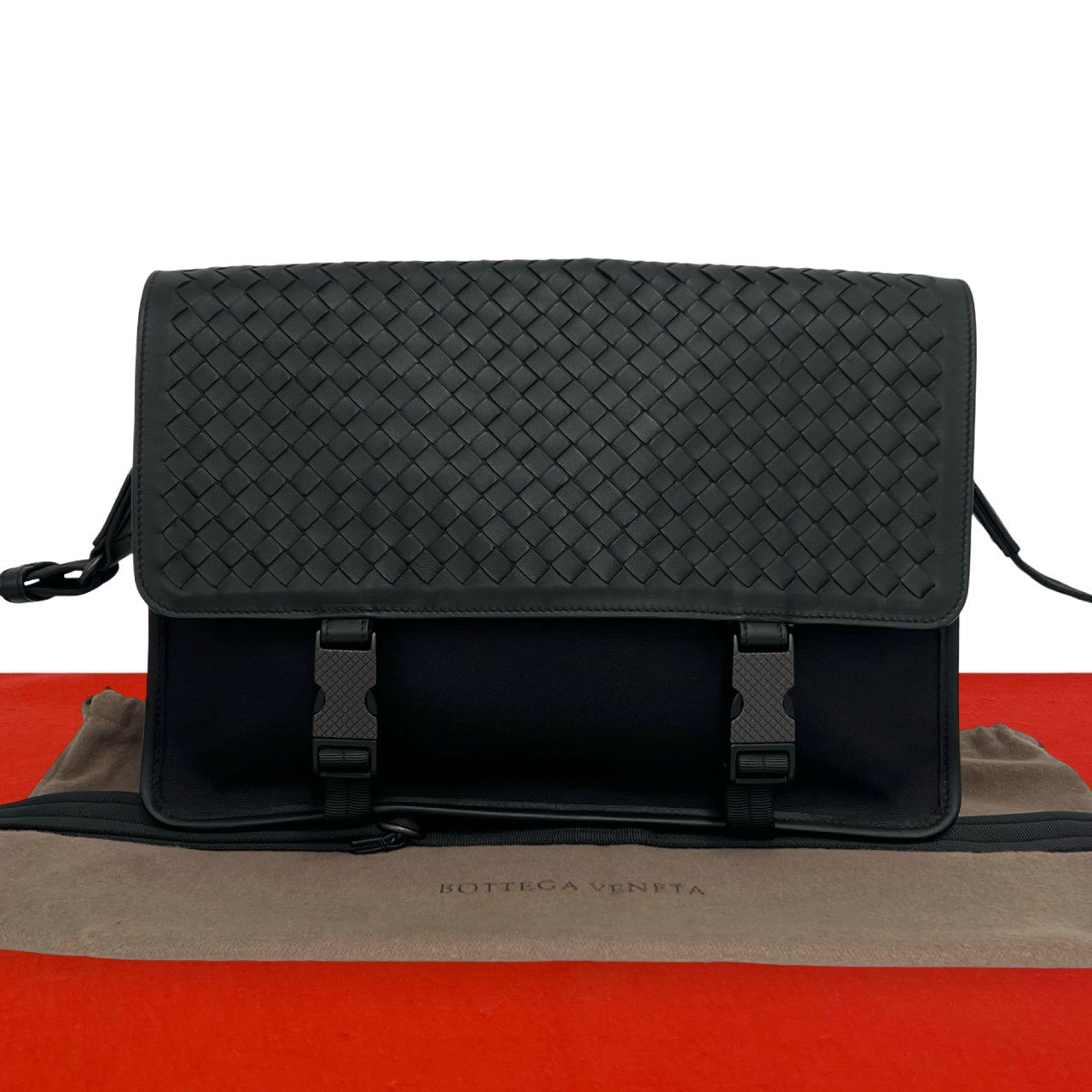 Bottega Veneta イントレチャート ショルダーバッグ ブラック ボッテガヴェネタ BOTTEGA VENETA バッグ ショルダーバッグ レザー