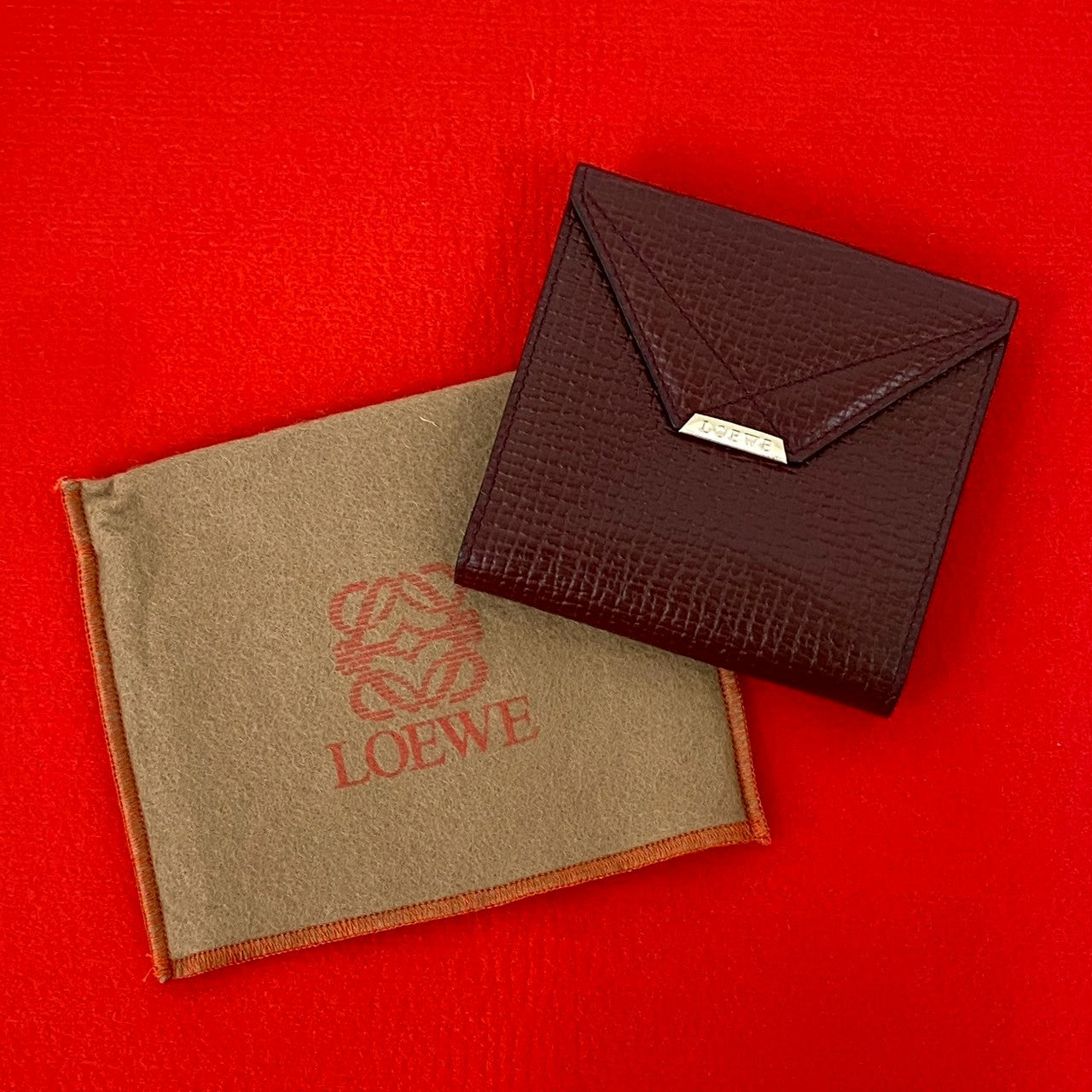 LOEWE ロエベ 二つ折り財布 – Trip