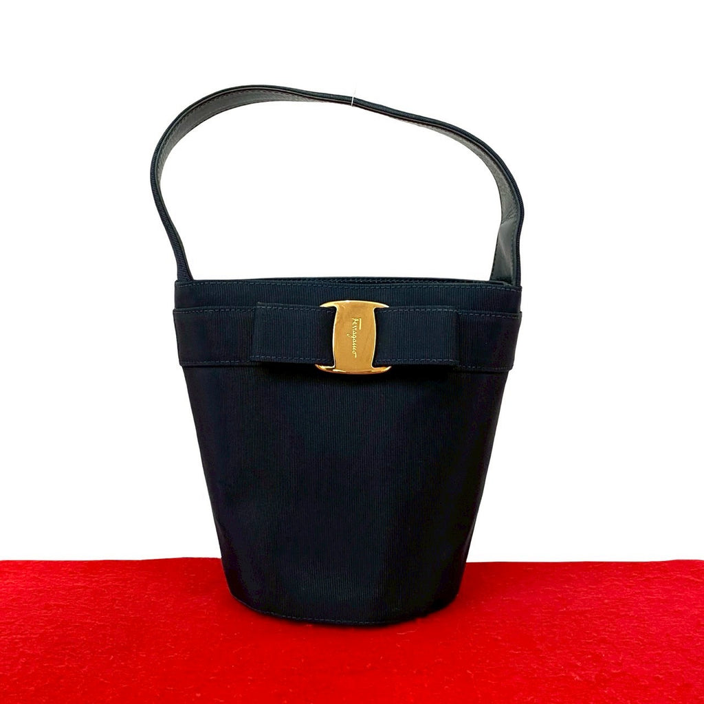 Salvatore Ferragamo サルヴァトーレフェラガモ (Vintage